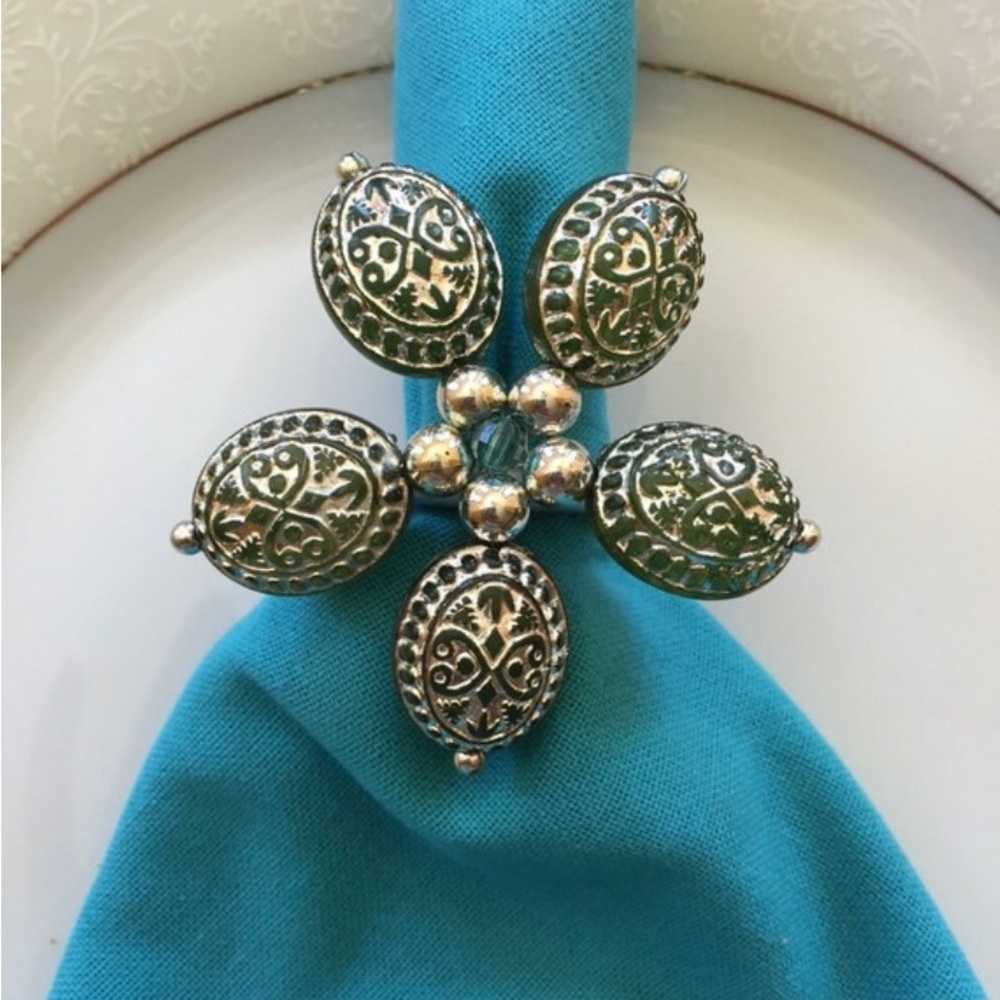 Set of 6 new handmade beaded floral design napkin holders napkin rings
